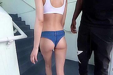 Paris Jean Thong